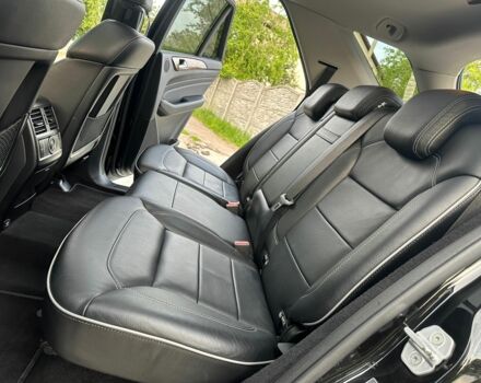 Черный Мерседес МЛ, объемом двигателя 3 л и пробегом 299 тыс. км за 18700 $, фото 14 на Automoto.ua