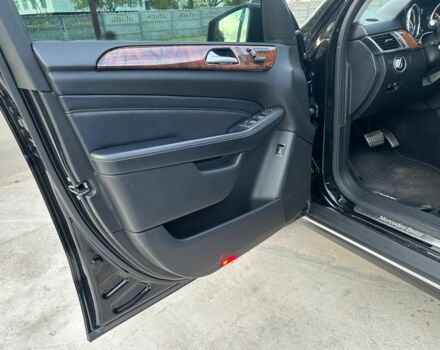 Черный Мерседес МЛ, объемом двигателя 3 л и пробегом 299 тыс. км за 18700 $, фото 21 на Automoto.ua