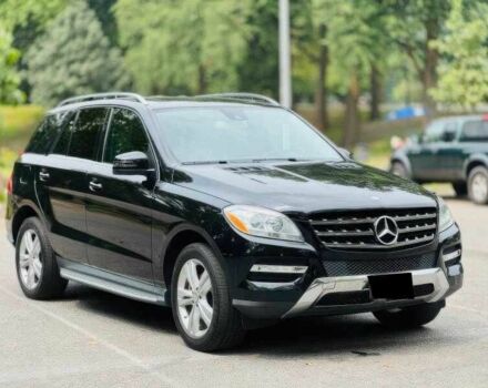 Чорний Мерседес МЛ, об'ємом двигуна 3 л та пробігом 145 тис. км за 13800 $, фото 2 на Automoto.ua