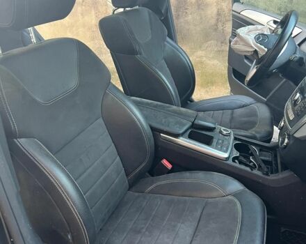 Черный Мерседес МЛ, объемом двигателя 0 л и пробегом 175 тыс. км за 3858 $, фото 6 на Automoto.ua