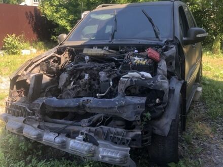 Мерседес МЛ 2000 у Казатине на Automoto.ua Чорний Мерседес МЛ, об'ємом двигуна 4.3 л та пробігом 300 тис. км за 1600 $, фото 1 на Automoto.ua