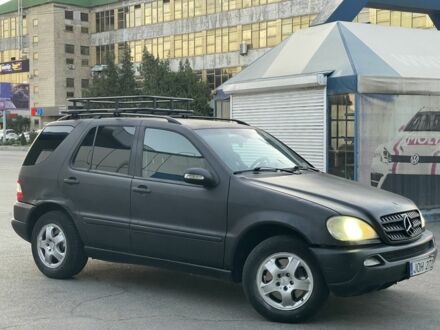 Мерседес МЛ 2002 у Синельниковом на Automoto.ua Чорний Мерседес МЛ, об'ємом двигуна 2.7 л та пробігом 300 тис. км за 3650 $, фото 1 на Automoto.ua