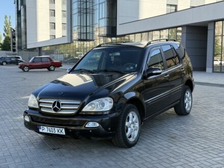 Мерседес МЛ 2003 в Днепре (Днепропетровске) на Automoto.ua Черный Мерседес МЛ, объемом двигателя 4 л и пробегом 300 тыс. км за 2499 $, фото 1 на Automoto.ua