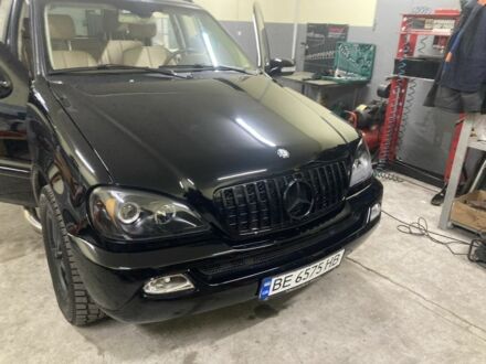 Мерседес МЛ 2003 у Миколаєві на Automoto.ua Чорний Мерседес МЛ, об'ємом двигуна 3.7 л та пробігом 240 тис. км за 10000 $, фото 1 на Automoto.ua