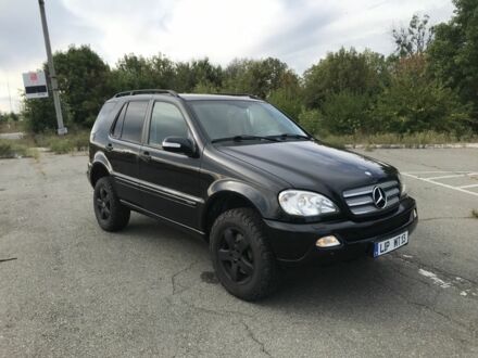 Чорний Мерседес МЛ, об'ємом двигуна 2.7 л та пробігом 364 тис. км за 4999 $, фото 1 на Automoto.ua