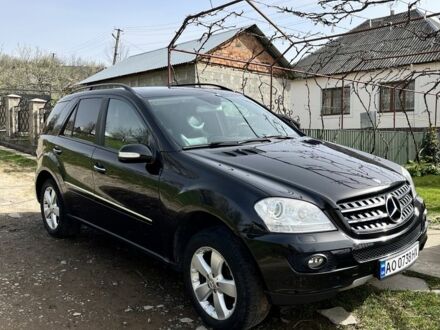 Мерседес МЛ 2006 в Хусте на Automoto.ua Черный Мерседес МЛ, объемом двигателя 3 л и пробегом 300 тыс. км за 11500 $, фото 1 на Automoto.ua