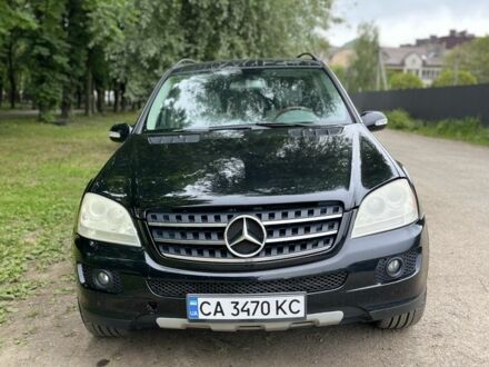 Мерседес МЛ 2006 в Ужгороде на Automoto.ua Черный Мерседес МЛ, объемом двигателя 3.5 л и пробегом 322 тыс. км за 8400 $, фото 1 на Automoto.ua