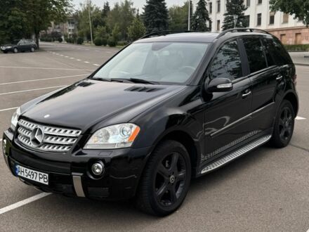 Мерседес МЛ 2007 в Краматорске на Automoto.ua Черный Мерседес МЛ, объемом двигателя 5 л и пробегом 240 тыс. км за 10500 $, фото 1 на Automoto.ua