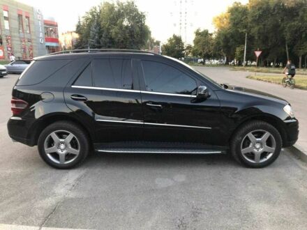 Мерседес МЛ 2007 у Дніпро (Дніпропетровську) на Automoto.ua Чорний Мерседес МЛ, об'ємом двигуна 3.5 л та пробігом 275 тис. км за 10500 $, фото 1 на Automoto.ua