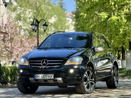 Мерседес МЛ 2008 у Межгорье на Automoto.ua Чорний Мерседес МЛ, об'ємом двигуна 0 л та пробігом 283 тис. км за 11700 $, фото 1 на Automoto.ua