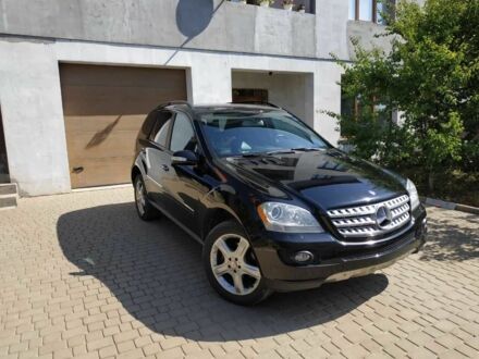 Мерседес МЛ 2008 в Хмельницком на Automoto.ua Черный Мерседес МЛ, объемом двигателя 3.5 л и пробегом 98 тыс. км за 8500 $, фото 1 на Automoto.ua
