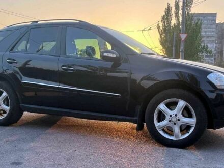 Мерседес МЛ 2008 в Днепре (Днепропетровске) на Automoto.ua Черный Мерседес МЛ, объемом двигателя 3 л и пробегом 240 тыс. км за 12000 $, фото 1 на Automoto.ua