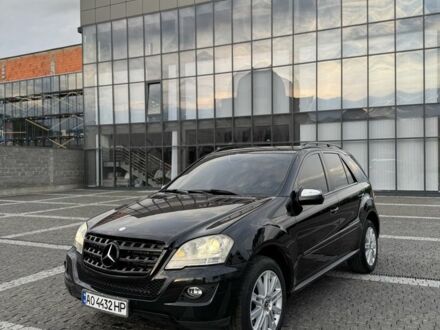 Мерседес МЛ 2010 в Хусте на Automoto.ua Черный Мерседес МЛ, объемом двигателя 3 л и пробегом 280 тыс. км за 14200 $, фото 1 на Automoto.ua