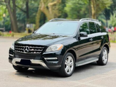 Мерседес МЛ 2013 в Чернигове на Automoto.ua Черный Мерседес МЛ, объемом двигателя 3 л и пробегом 93 тыс. км за 15600 $, фото 1 на Automoto.ua