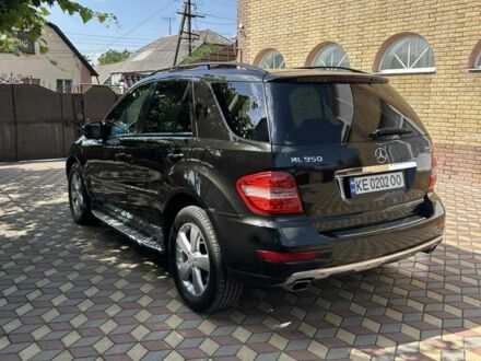 Мерседес МЛ 2009 в Павлограде на Automoto.ua Коричневый Мерседес МЛ, объемом двигателя 3.5 л и пробегом 235 тыс. км за 12250 $, фото 1 на Automoto.ua