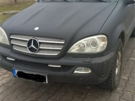 Мерседес МЛ, объемом двигателя 4 л и пробегом 3 тыс. км за 5499 $, фото 1 на Automoto.ua