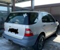 Серый Мерседес МЛ, объемом двигателя 4.3 л и пробегом 246 тыс. км за 4300 $, фото 6 на Automoto.ua