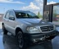 Серый Мерседес МЛ, объемом двигателя 4.3 л и пробегом 246 тыс. км за 4300 $, фото 4 на Automoto.ua
