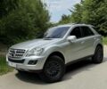 Сірий Мерседес МЛ, об'ємом двигуна 3 л та пробігом 182 тис. км за 14500 $, фото 1 на Automoto.ua