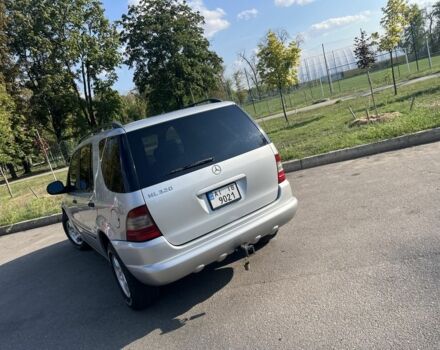 Сірий Мерседес МЛ, об'ємом двигуна 3.2 л та пробігом 250 тис. км за 5500 $, фото 2 на Automoto.ua