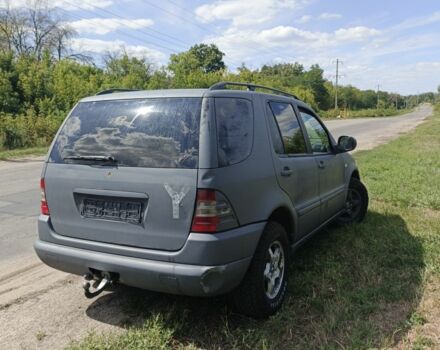 Сірий Мерседес МЛ, об'ємом двигуна 0 л та пробігом 550 тис. км за 4500 $, фото 5 на Automoto.ua