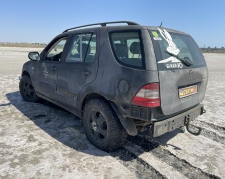 Сірий Мерседес МЛ, об'ємом двигуна 2.7 л та пробігом 420 тис. км за 3000 $, фото 2 на Automoto.ua