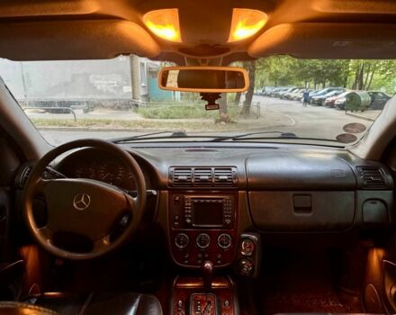 Сірий Мерседес МЛ, об'ємом двигуна 3 л та пробігом 310 тис. км за 5000 $, фото 3 на Automoto.ua