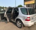 Серый Мерседес МЛ, объемом двигателя 2.7 л и пробегом 332 тыс. км за 5200 $, фото 4 на Automoto.ua