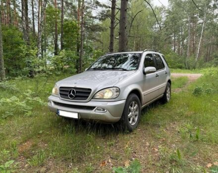 Сірий Мерседес МЛ, об'ємом двигуна 2.7 л та пробігом 400 тис. км за 4000 $, фото 1 на Automoto.ua