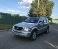 Серый Мерседес МЛ, объемом двигателя 2.7 л и пробегом 298 тыс. км за 4799 $, фото 1 на Automoto.ua