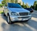 Сірий Мерседес МЛ, об'ємом двигуна 3 л та пробігом 310 тис. км за 5000 $, фото 5 на Automoto.ua