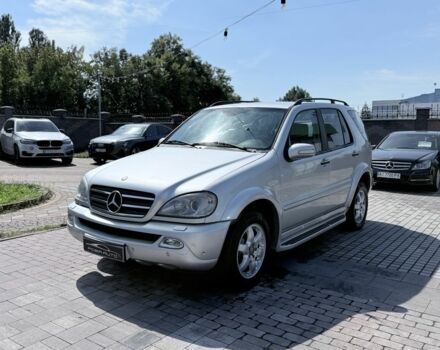 Сірий Мерседес МЛ, об'ємом двигуна 4 л та пробігом 323 тис. км за 5500 $, фото 3 на Automoto.ua