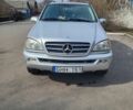 Серый Мерседес МЛ, объемом двигателя 2.7 л и пробегом 390 тыс. км за 3800 $, фото 1 на Automoto.ua
