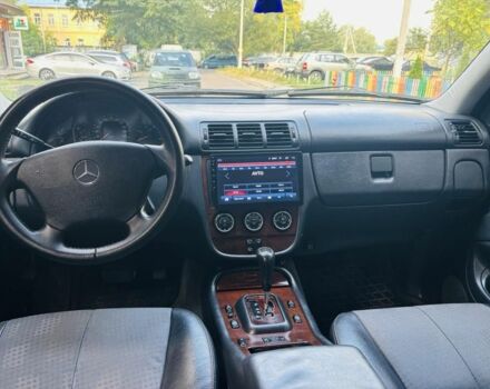 Сірий Мерседес МЛ, об'ємом двигуна 2.7 л та пробігом 300 тис. км за 5600 $, фото 1 на Automoto.ua