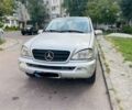 Сірий Мерседес МЛ, об'ємом двигуна 2.7 л та пробігом 300 тис. км за 5600 $, фото 3 на Automoto.ua