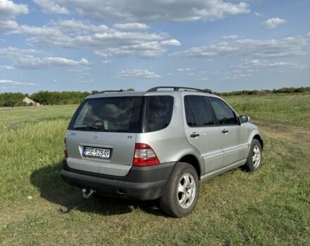 Серый Мерседес МЛ, объемом двигателя 2.7 л и пробегом 366 тыс. км за 3800 $, фото 4 на Automoto.ua