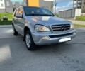 Серый Мерседес МЛ, объемом двигателя 2.7 л и пробегом 361 тыс. км за 3500 $, фото 19 на Automoto.ua