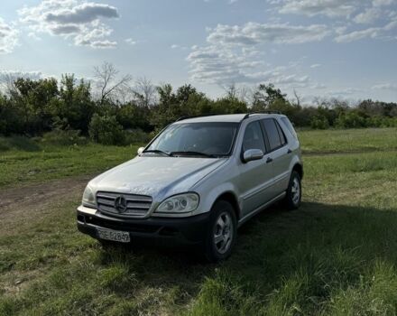 Серый Мерседес МЛ, объемом двигателя 2.7 л и пробегом 366 тыс. км за 3800 $, фото 1 на Automoto.ua