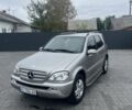 Серый Мерседес МЛ, объемом двигателя 3.7 л и пробегом 270 тыс. км за 5700 $, фото 2 на Automoto.ua