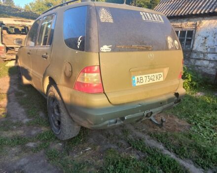 Сірий Мерседес МЛ, об'ємом двигуна 2.7 л та пробігом 400 тис. км за 3874 $, фото 1 на Automoto.ua