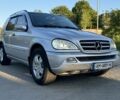 Сірий Мерседес МЛ, об'ємом двигуна 3.7 л та пробігом 360 тис. км за 6970 $, фото 1 на Automoto.ua