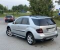 Сірий Мерседес МЛ, об'ємом двигуна 3 л та пробігом 313 тис. км за 8599 $, фото 6 на Automoto.ua