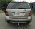 Серый Мерседес МЛ, объемом двигателя 3.5 л и пробегом 300 тыс. км за 7700 $, фото 5 на Automoto.ua