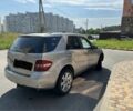 Серый Мерседес МЛ, объемом двигателя 3.5 л и пробегом 320 тыс. км за 8200 $, фото 8 на Automoto.ua