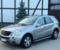 Сірий Мерседес МЛ, об'ємом двигуна 3 л та пробігом 190 тис. км за 4300 $, фото 3 на Automoto.ua