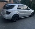 Серый Мерседес МЛ, объемом двигателя 6.3 л и пробегом 234 тыс. км за 9700 $, фото 9 на Automoto.ua