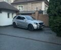 Серый Мерседес МЛ, объемом двигателя 6.3 л и пробегом 234 тыс. км за 9700 $, фото 1 на Automoto.ua