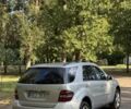 Серый Мерседес МЛ, объемом двигателя 3 л и пробегом 330 тыс. км за 6500 $, фото 8 на Automoto.ua