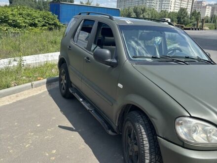Мерседес МЛ 2000 у Вишневом на Automoto.ua Сірий Мерседес МЛ, об'ємом двигуна 3.2 л та пробігом 425 тис. км за 5500 $, фото 1 на Automoto.ua