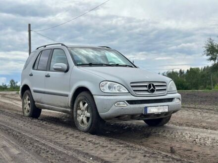 Мерседес МЛ 2004 у Сумах на Automoto.ua Сірий Мерседес МЛ, об'ємом двигуна 2.7 л та пробігом 340 тис. км за 4500 $, фото 1 на Automoto.ua